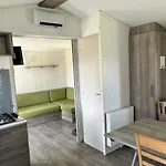 Camping De Collignon شيربوغ أون كوتننتين