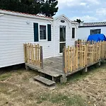 مكان تخييم Camping De Collignon شيربوغ أون كوتننتين