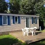 Camping De Collignon مكان تخييم شيربوغ أون كوتننتين
