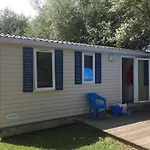 Camping De Collignon مكان تخييم