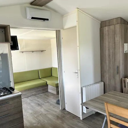 Camping De Collignon شيربوغ أون كوتننتين