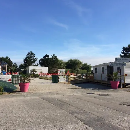 Camping De Collignon مكان تخييم